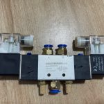 Van điện từ 4V220-08